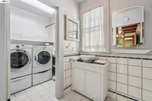 2242 San Antonio Ave, Alameda, CA 94501 - Photo 43