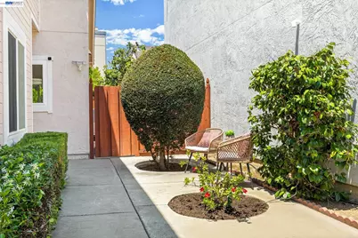 5439 Sunstar Commons, Fremont, CA 94555 - Photo 3