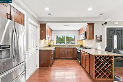 4074 Hamlet Ct, Concord, CA 94521 - Photo 9