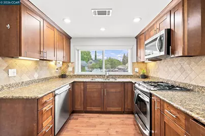 4074 Hamlet Ct, Concord, CA 94521 - Photo 11