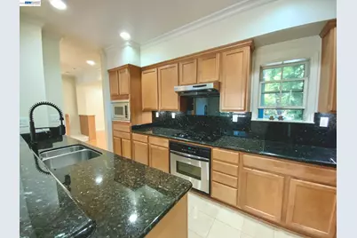 19 Edgewood Pl, Belmont, CA 94002 - Photo 7