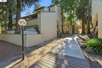 2716 Oak Rd #111, Walnut Creek, CA 94597 - Photo 25