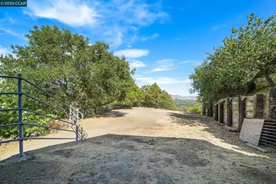 300 Oak View Ter, Danville, CA 94526 - Photo 49