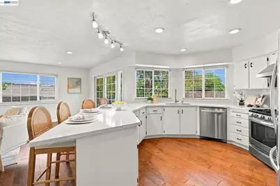 5370 Myrtle Dr, Concord, CA 94521 - Photo 15
