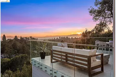 6577 Glen Oaks Way, Oakland, CA 94611 - Photo 1