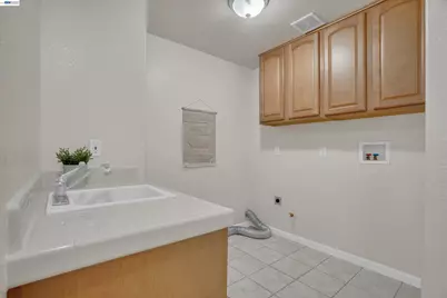 13253 Emerald Bay Ct, Lathrop, CA 95330 - Photo 19