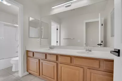 13253 Emerald Bay Ct, Lathrop, CA 95330 - Photo 31