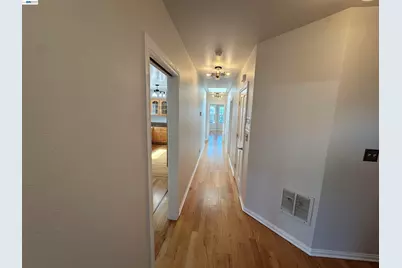 1423 Quesada Ave, San Francisco, CA 94124 - Photo 7
