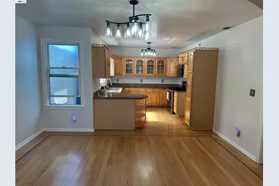 1423 Quesada Ave, San Francisco, CA 94124 - Photo 5