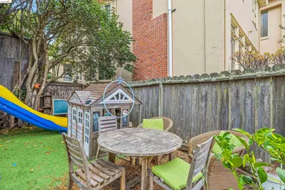 6502 Dana Street, Oakland, CA 94609 - Photo 37