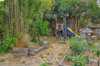 6502 Dana Street, Oakland, CA 94609 - Photo 33