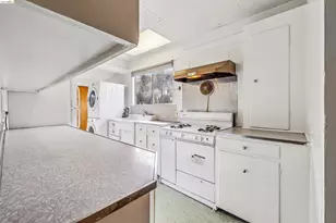 6502 Dana St, Oakland, CA 94609 - Photo 13