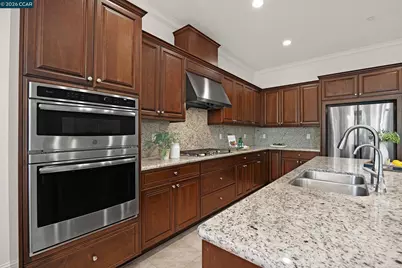 1939 Burgundy Ln, Brentwood, CA 94513 - Photo 11