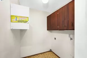 27929 Edgecliff Way, Hayward, CA 94542 - Photo 19