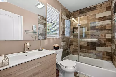 92 Rockport Ct, Richmond, CA 94804 - Photo 25
