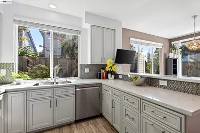 92 Rockport Ct, Richmond, CA 94804 - Photo 13