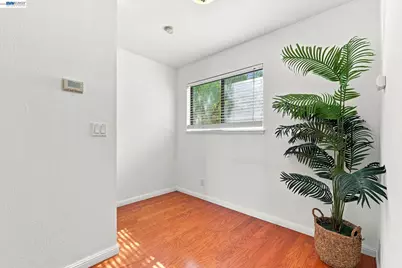 15925 Maubert Ave #6, San Leandro, CA 94578 - Photo 13