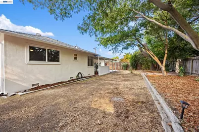 2136 Holbrook Drive, Concord, CA 94519 - Photo 27