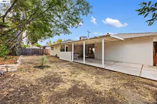2136 Holbrook Dr, Concord, CA 94519 - Photo 25