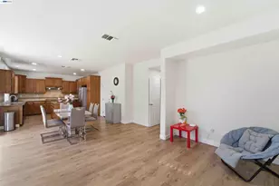 7129 Cerro Crest Dr, San Jose, CA 95138 - Photo 7