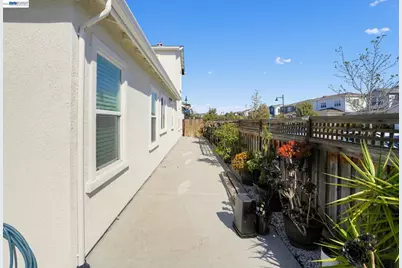 18511 Maynell Dr, Lathrop, CA 95330 - Photo 43