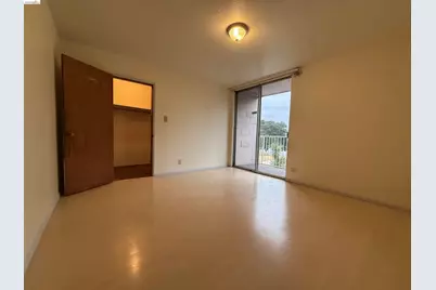1425 Lakeside Dr #201, Oakland, CA 94612 - Photo 17