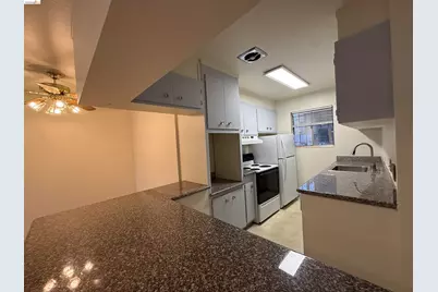 1425 Lakeside Dr #201, Oakland, CA 94612 - Photo 9