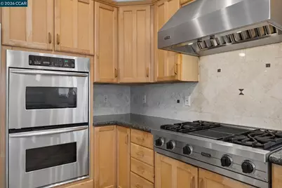 5535 Moraga Ave, Oakland, CA 94611 - Photo 19