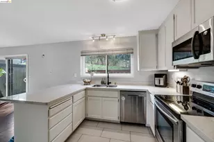 407 Vista Heights Rd, El Cerrito, CA 94530 - Photo 7