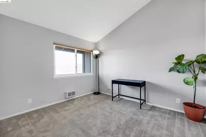 407 Vista Heights Rd, El Cerrito, CA 94530 - Photo 19