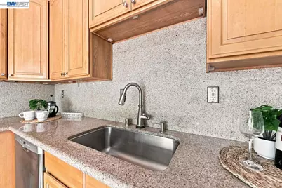 47 Raintree Ct #6, Hayward, CA 94544 - Photo 9