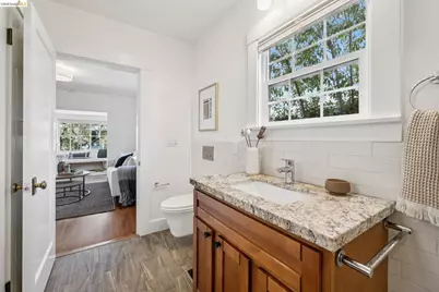 1106 Russell St, Berkeley, CA 94702 - Photo 31