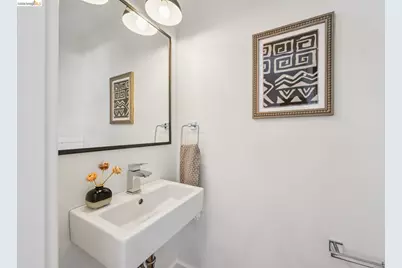 1106 Russell St, Berkeley, CA 94702 - Photo 21