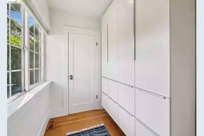 1106 Russell St, Berkeley, CA 94702 - Photo 19