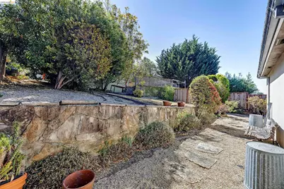 5674 Poinsett Ave, El Cerrito, CA 94530 - Photo 5
