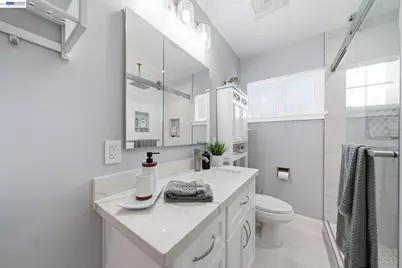 19162 Hathaway Ave, San Lorenzo, CA 94541 - Photo 25