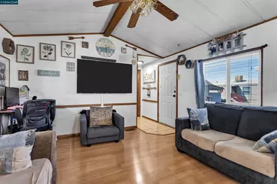13 Deck Dr, Suisun City, CA 94585 - Photo 9