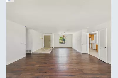 327 Steven Cir, Benicia, CA 94510 - Photo 9