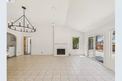 327 Steven Cir, Benicia, CA 94510 - Photo 17