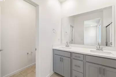 2570 Natomas Crossing Drive, Sacramento, CA 95834 - Photo 33