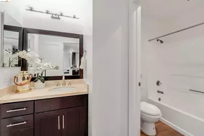 6400 Christie Ave #2112, Emeryville, CA 94608 - Photo 15