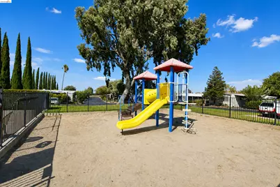 365 Stonyford Dr, Pittsburg, CA 94565 - Photo 27
