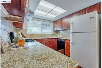 2502 Begonia St, Union City, CA 94587 - Photo 9