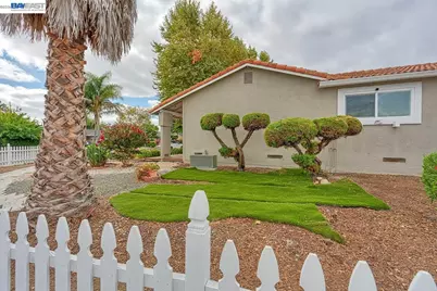 2502 Begonia St, Union City, CA 94587 - Photo 35