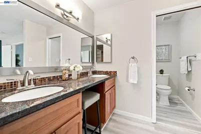 1305 Waterfall Way, Concord, CA 94521 - Photo 37