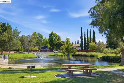 1305 Waterfall Way, Concord, CA 94521 - Photo 45