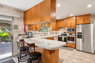 11233 Monan St, Oakland, CA 94605 - Photo 11