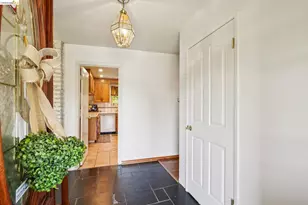 11233 Monan St, Oakland, CA 94605 - Photo 3