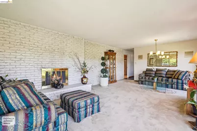 11233 Monan St, Oakland, CA 94605 - Photo 7