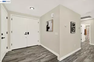 9081 Meadowdale Way, Elk Grove, CA 95624 - Photo 7